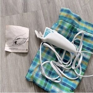 Vintage 1970’s BROTHER electric scissors & light. Model #220.Instructions incl.